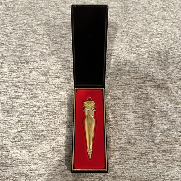 Christian Louboutin lipstick in the shade RonRon 310 - Picture 5 of 7